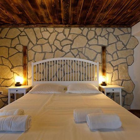 Rustic Apartment Evelin Krk Town Zewnętrze zdjęcie