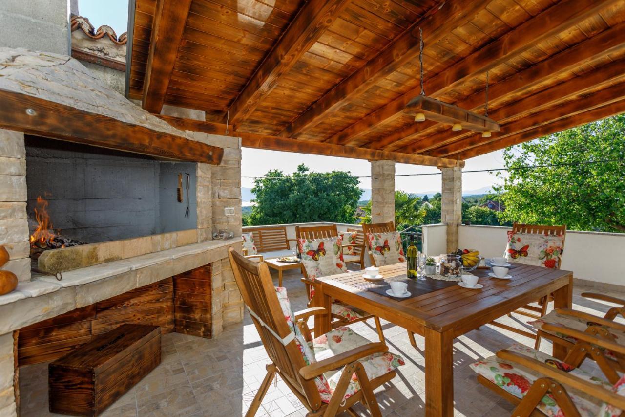 Rustic Apartment Evelin Krk Town Zewnętrze zdjęcie