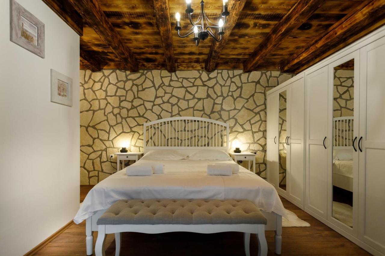 Rustic Apartment Evelin Krk Town Zewnętrze zdjęcie