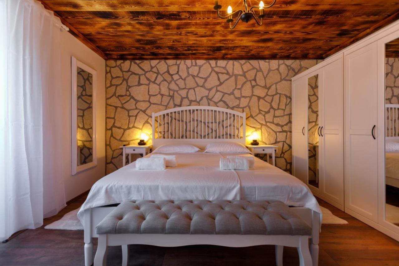 Rustic Apartment Evelin Krk Town Zewnętrze zdjęcie