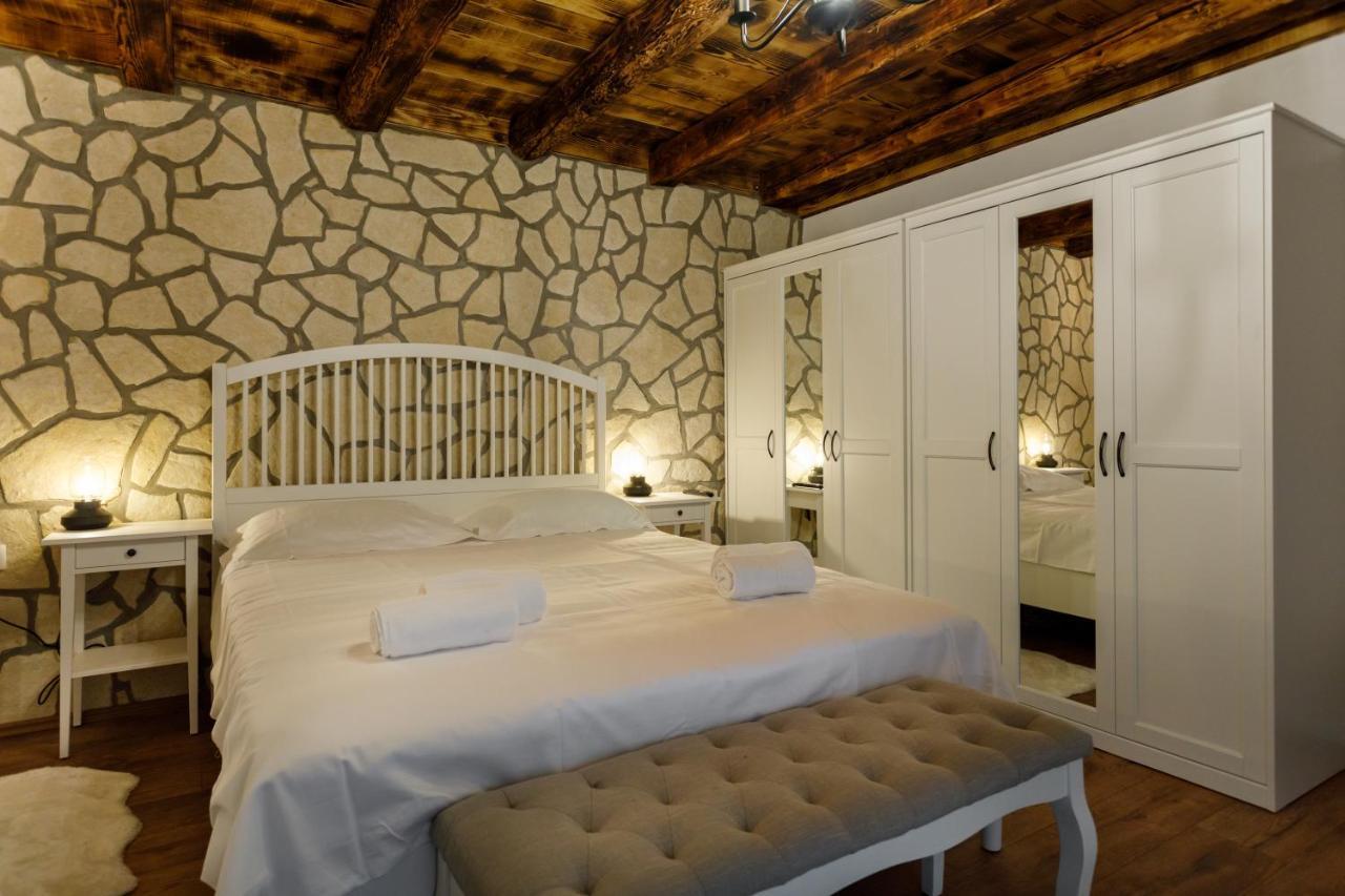 Rustic Apartment Evelin Krk Town Zewnętrze zdjęcie