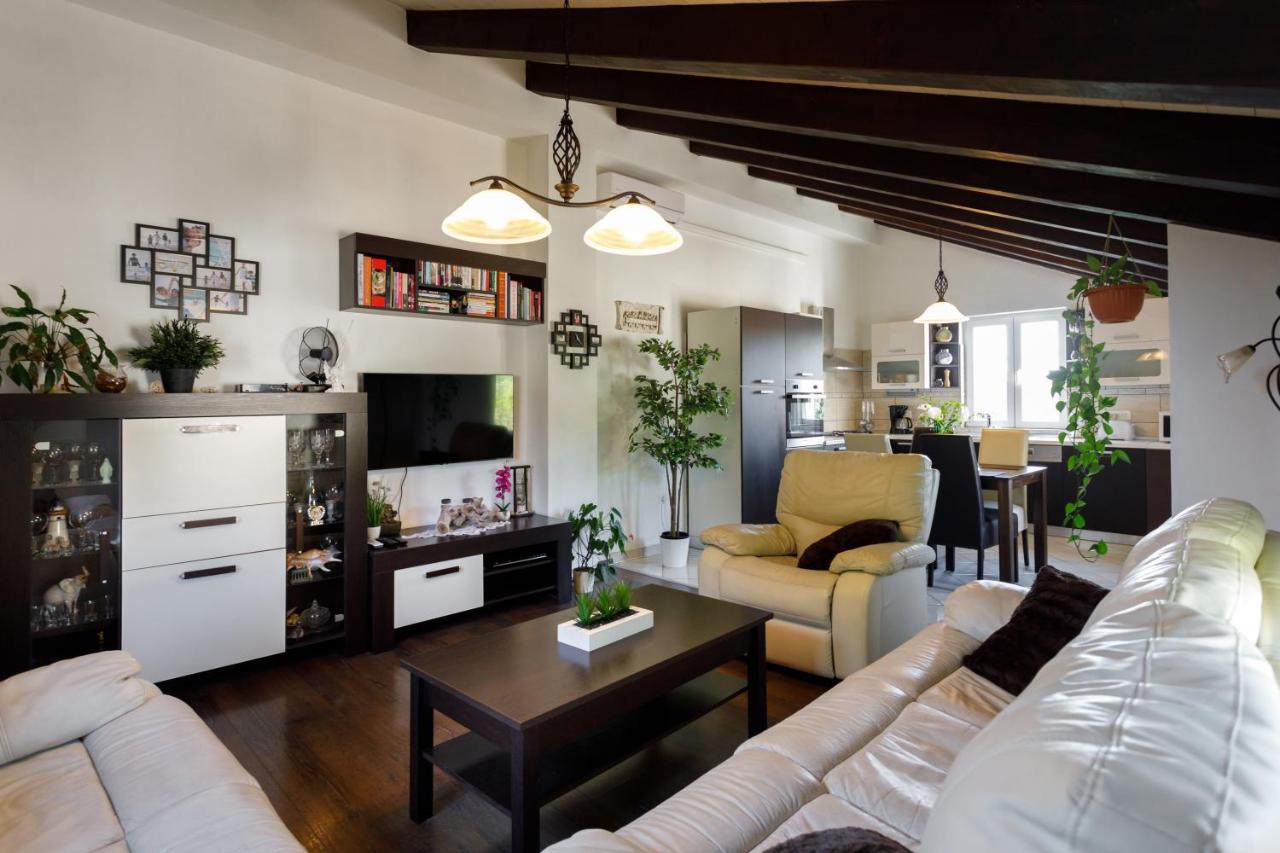 Rustic Apartment Evelin Krk Town Zewnętrze zdjęcie