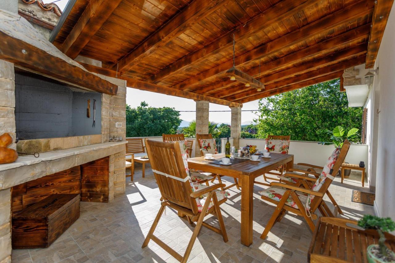 Rustic Apartment Evelin Krk Town Zewnętrze zdjęcie